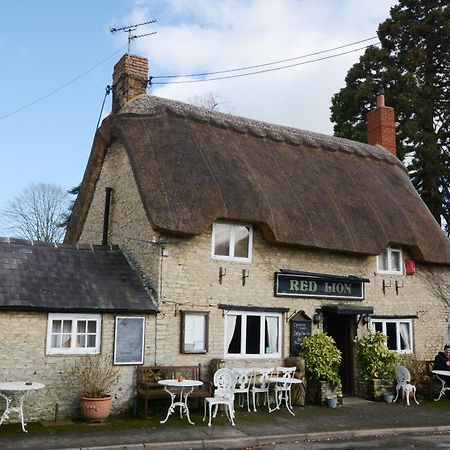 Bed and Breakfast The Old School Bicester Esterno foto