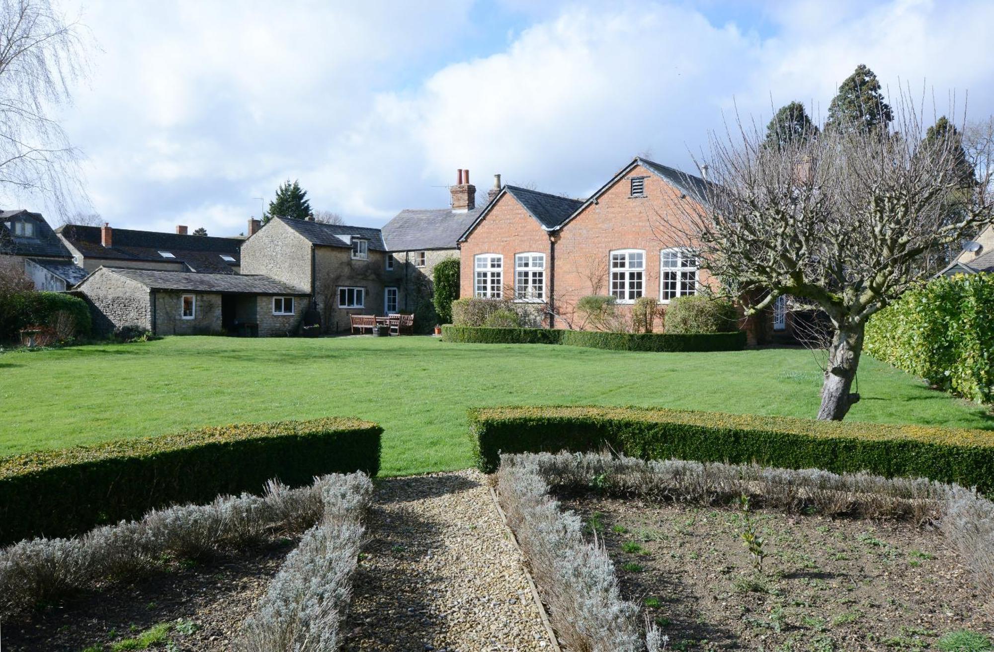 Bed and Breakfast The Old School Bicester Esterno foto